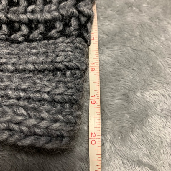 Barretti large loop knitted sweater vest. Made in Italy. - Picture 7 of 9